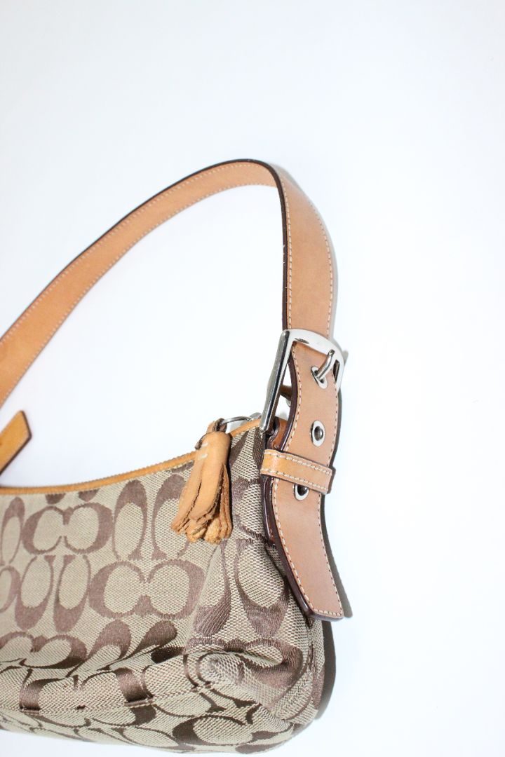 VINTAGE — 2005 Coach Baguette