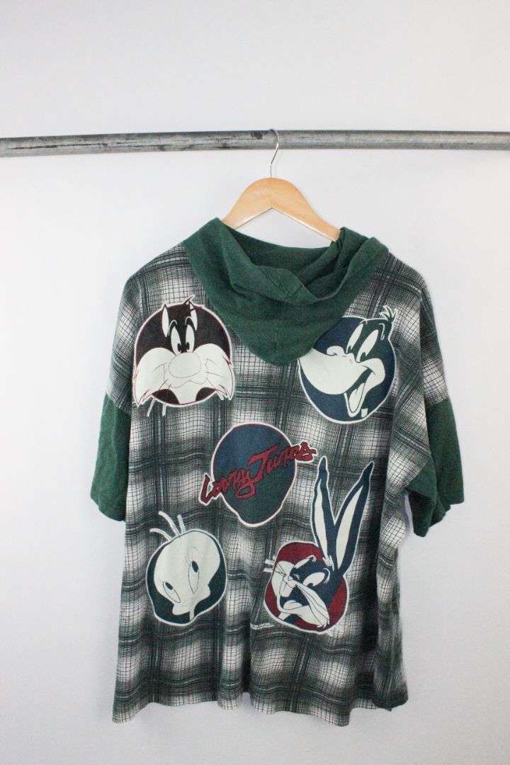 VINTAGE, SS SHIRT, LOONEY TUNES, L
