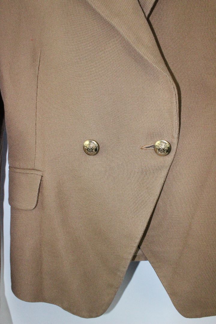 BLAZER, CAMILLA AND MARC, 8
