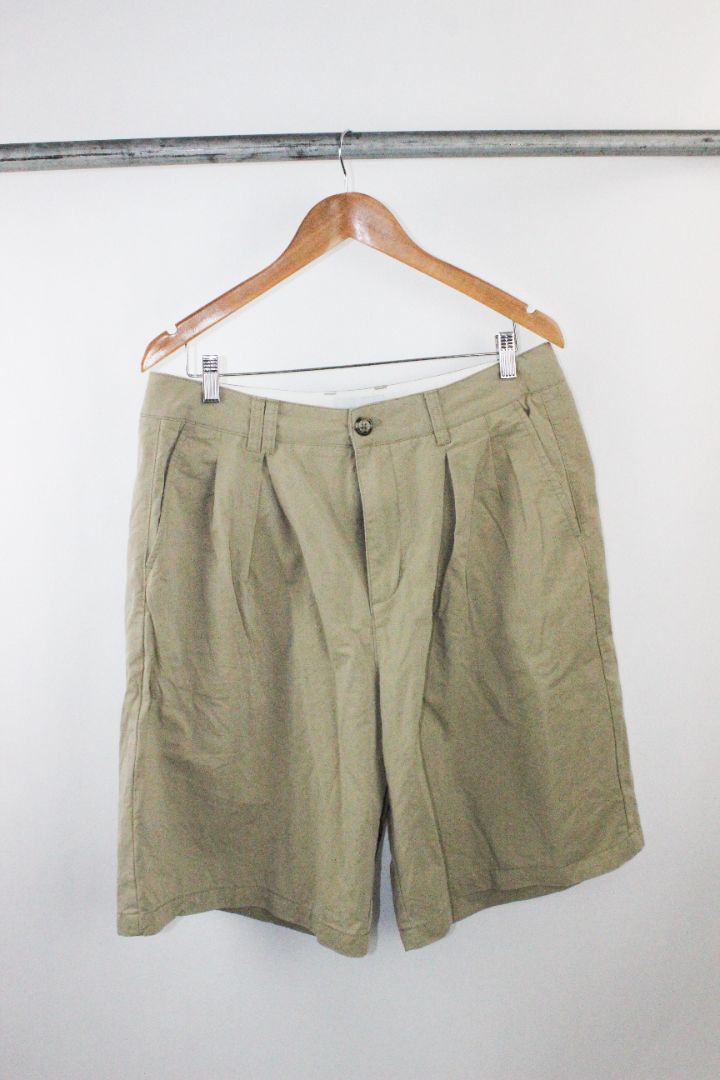 SHORTS, I LOVE UGLY, L