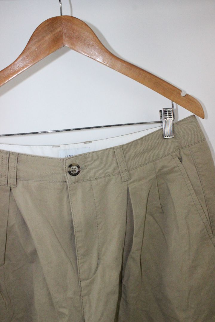 SHORTS, I LOVE UGLY, L