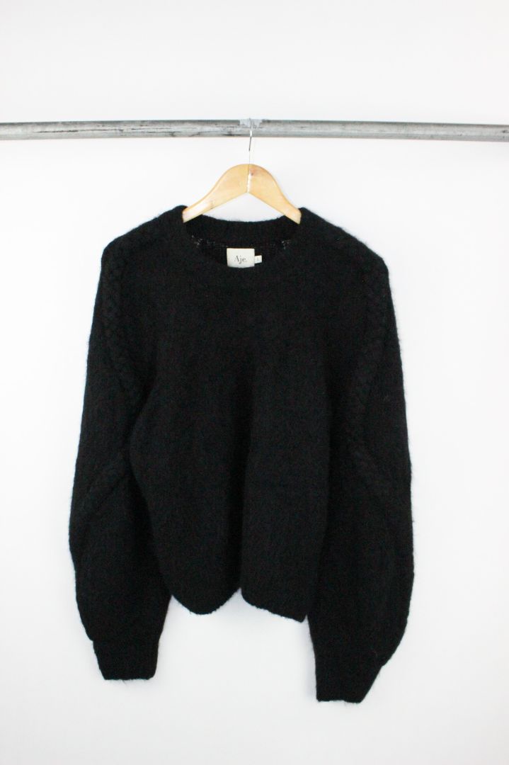KNIT, AJE, L
