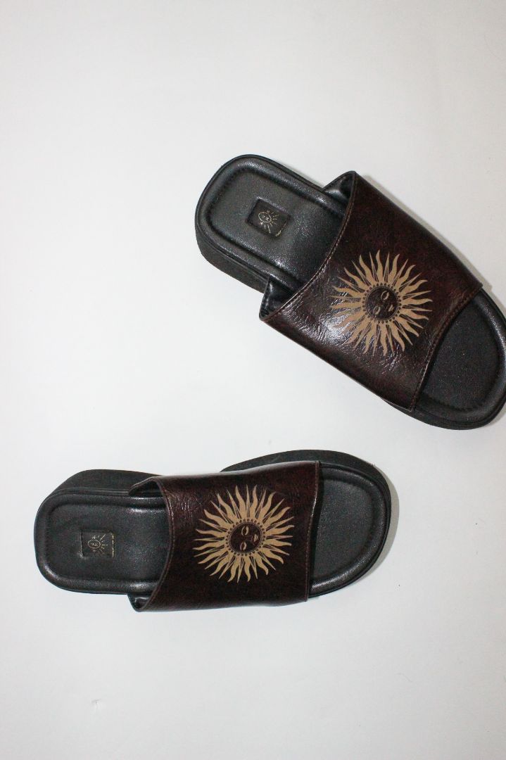 SHOES, HER PONY, 39