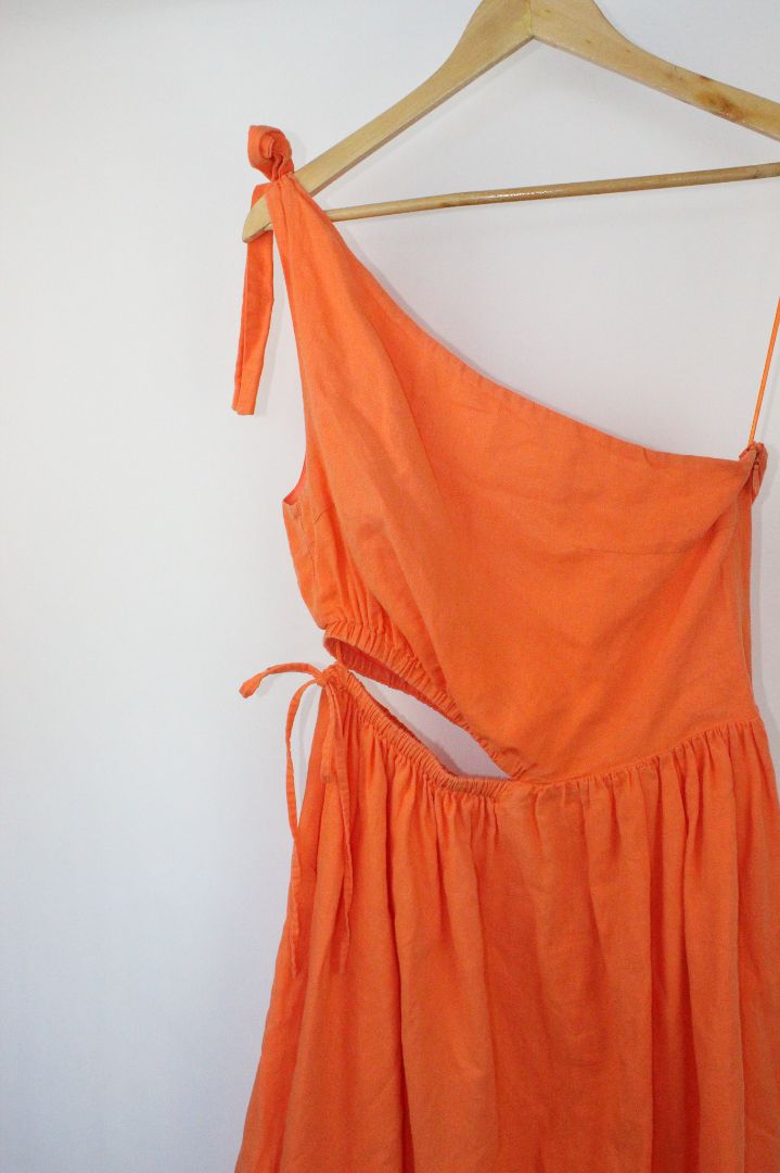 MAXI DRESS, BY NICOLA, 12