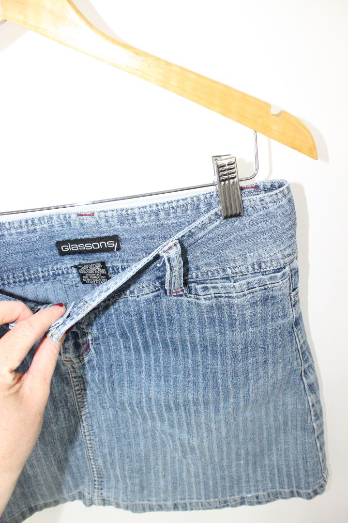 Y2K, MINI SKIRT, GLASSONS, 10