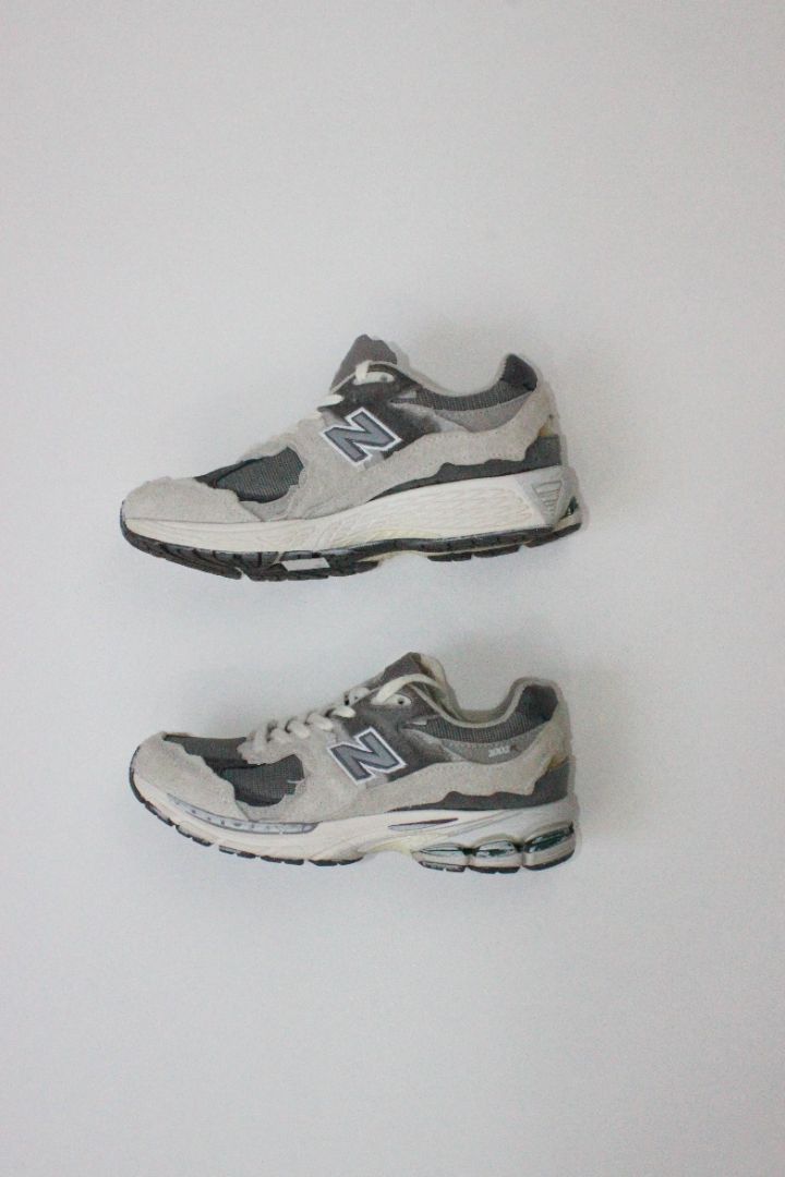 NEW BALANCE — 2002R Sneakers
