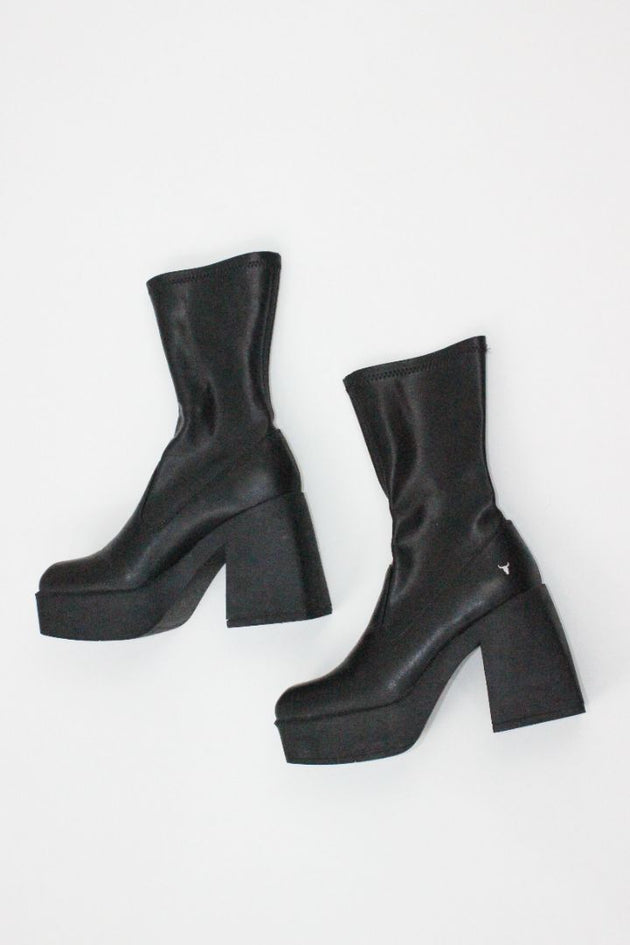 WINDSOR SMITH — Platform Boots, 8
