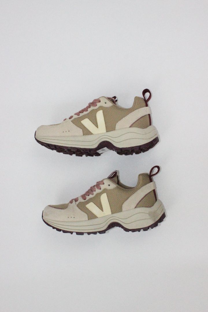 VEJA — Sneakers, 36