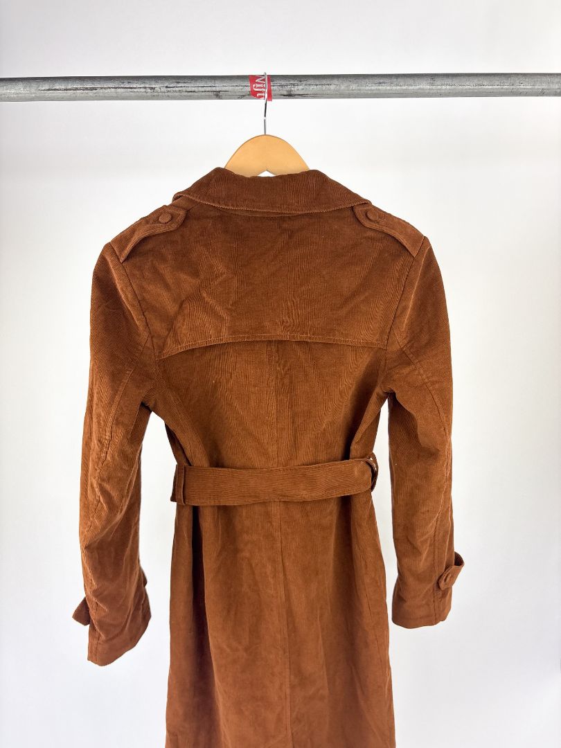 COAT, SYLVESTER, 6