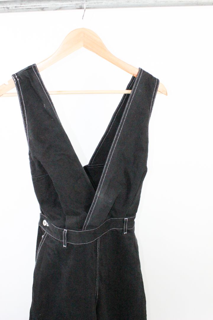 JUMPSUIT, KOWTOW, L