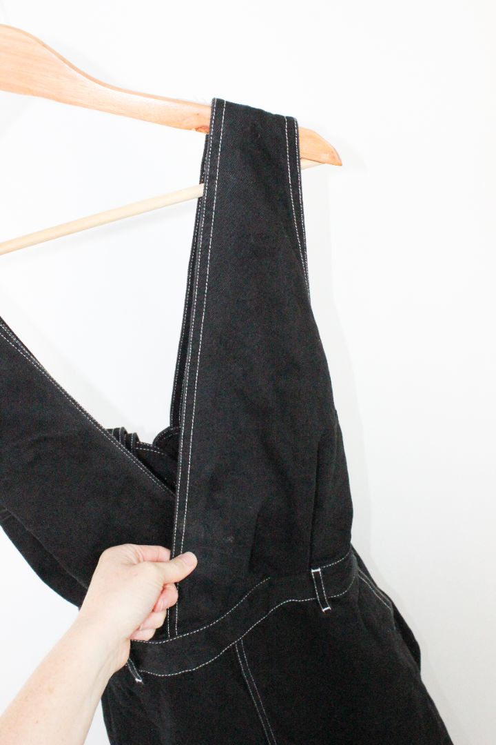 JUMPSUIT, KOWTOW, L