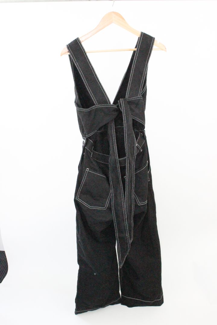 JUMPSUIT, KOWTOW, L