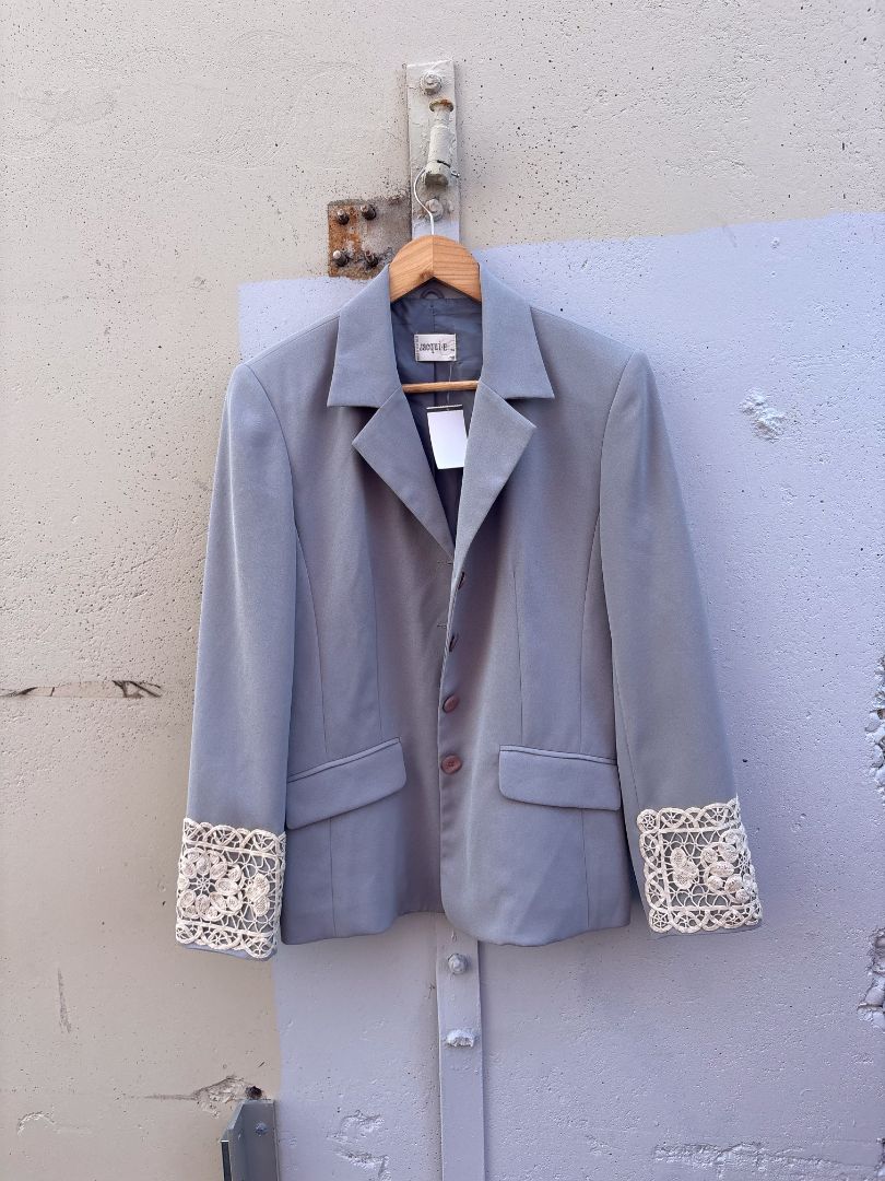 BLAZER, JACQUI E, 10