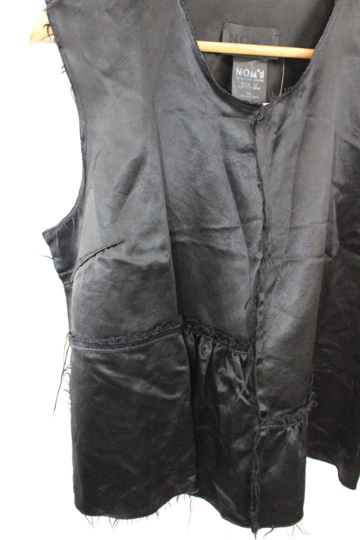BLOUSE, NOM D, 12