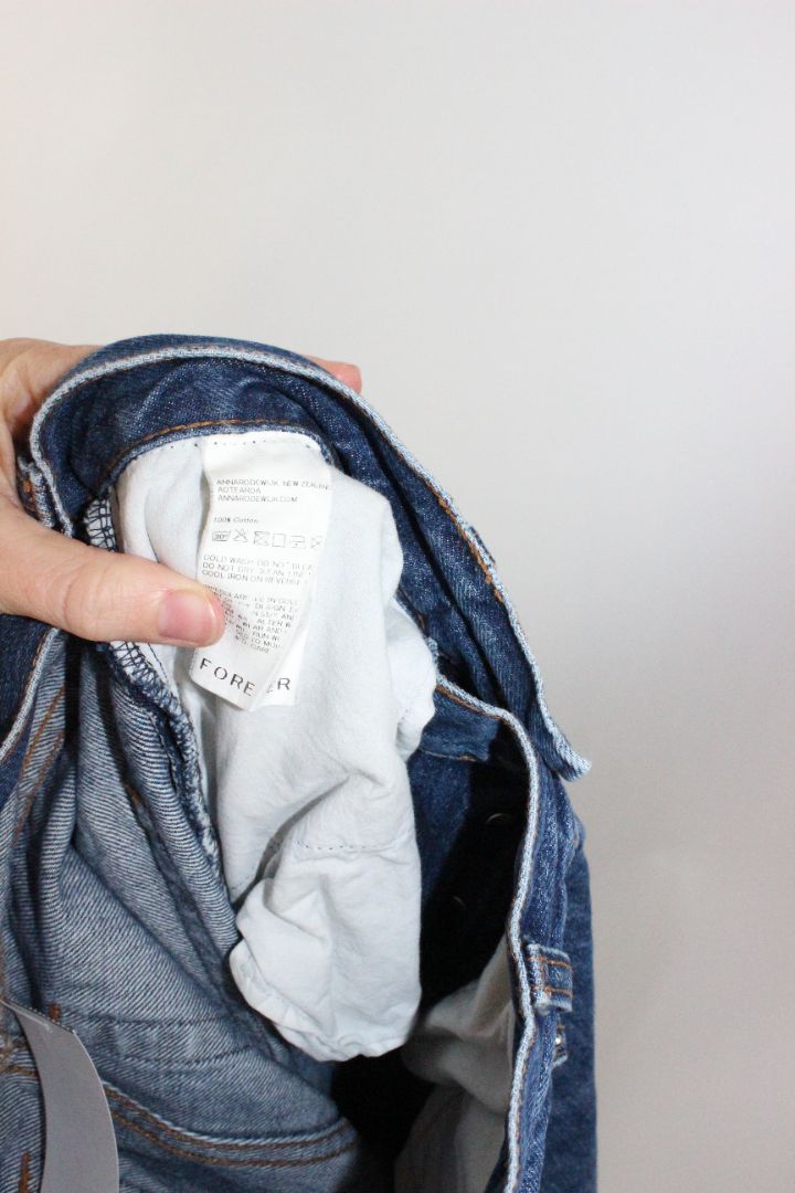 JEANS, ANNA RODEWIJK, 25