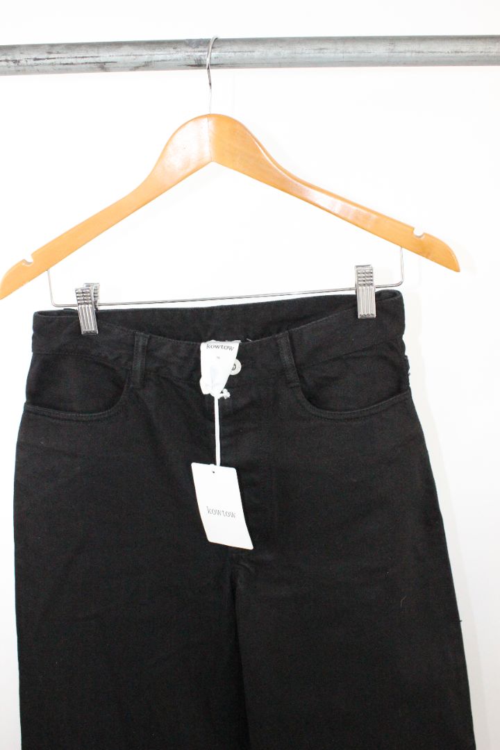 JEANS, KOWTOW, M