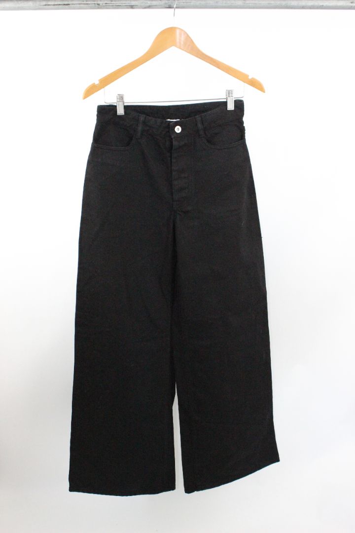 JEANS, KOWTOW, M