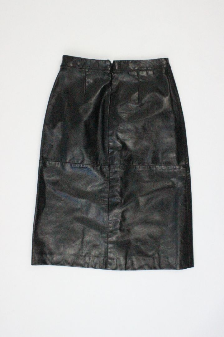 VINTAGE, GAP LEATHER SKIRT, SIZE 6