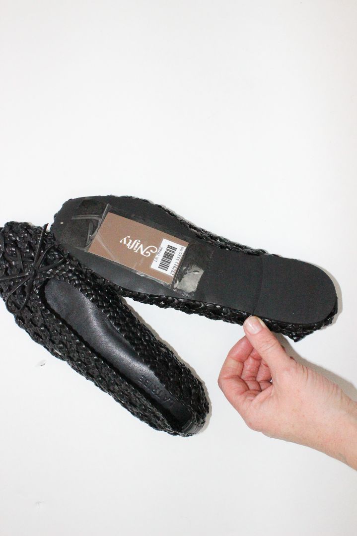 SHOES, LA TRIBE, 38