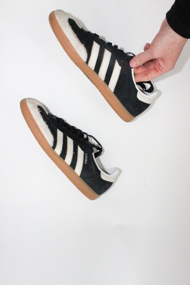 SHOES, ADIDAS, BLACK/CREAM, 40, AS IS
