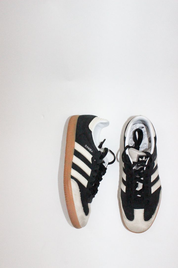 SHOES, ADIDAS, BLACK/CREAM, 40, AS IS