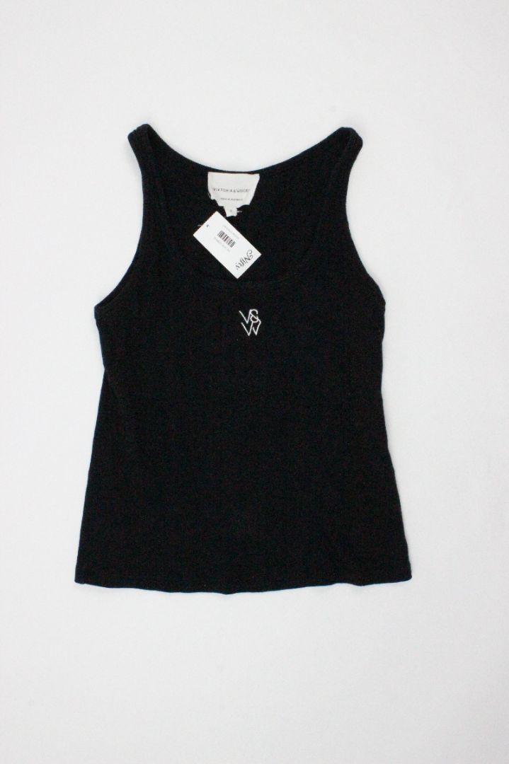 SINGLET, VIKTORIA & WOODS, 10
