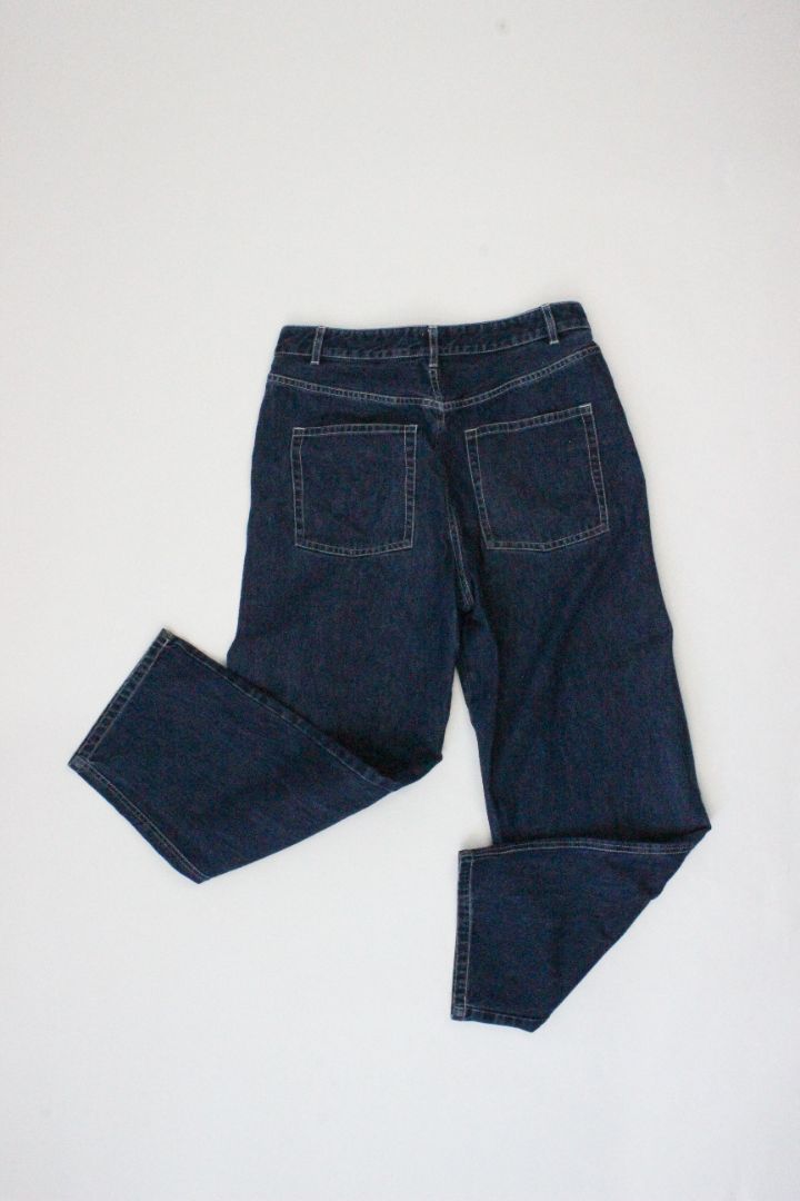 JEANS, KOWTOW, M