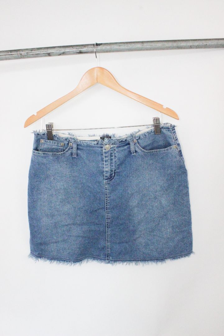 Y2K, MINI SKIRT, GLASSONS, 12