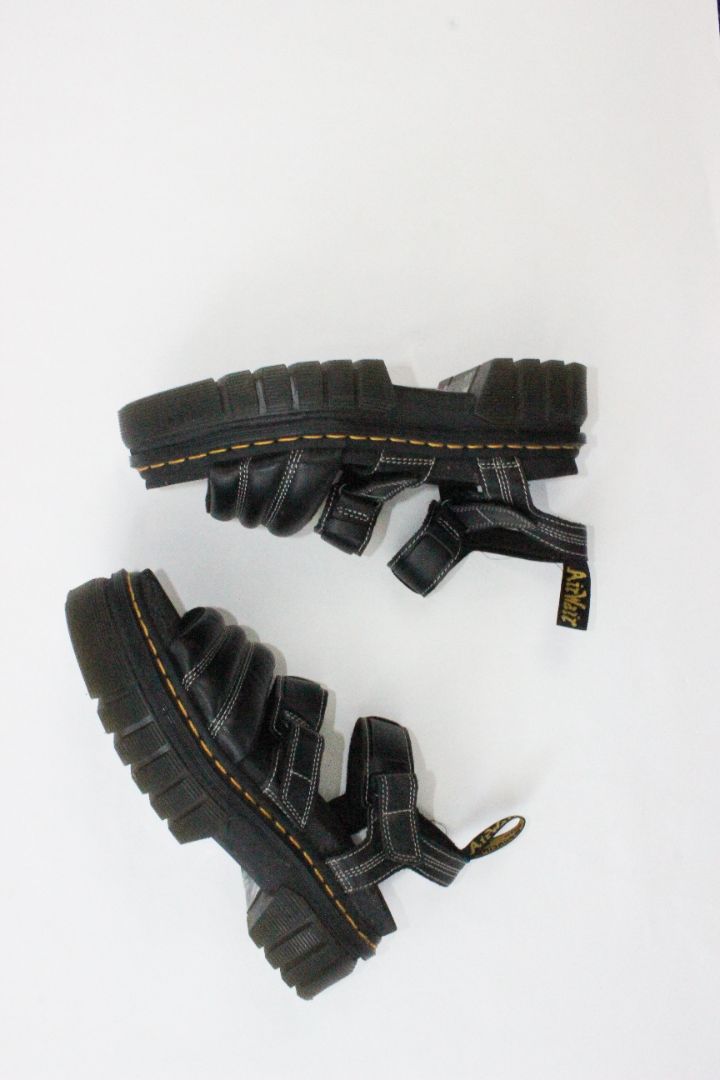 SANDALS, DR MARTEN, 39