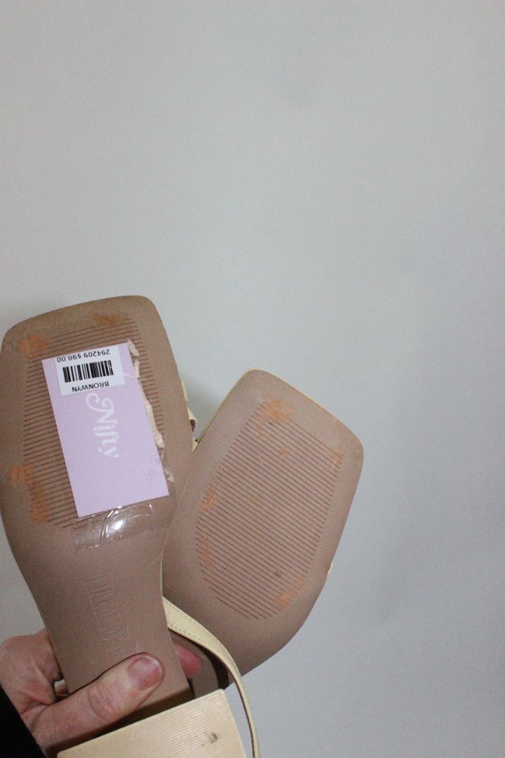 SHOES, BRONWYN, 39